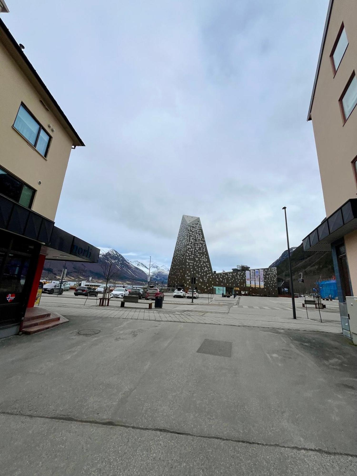 I hjerte av Åndalsnes sentrum Eksteriør bilde