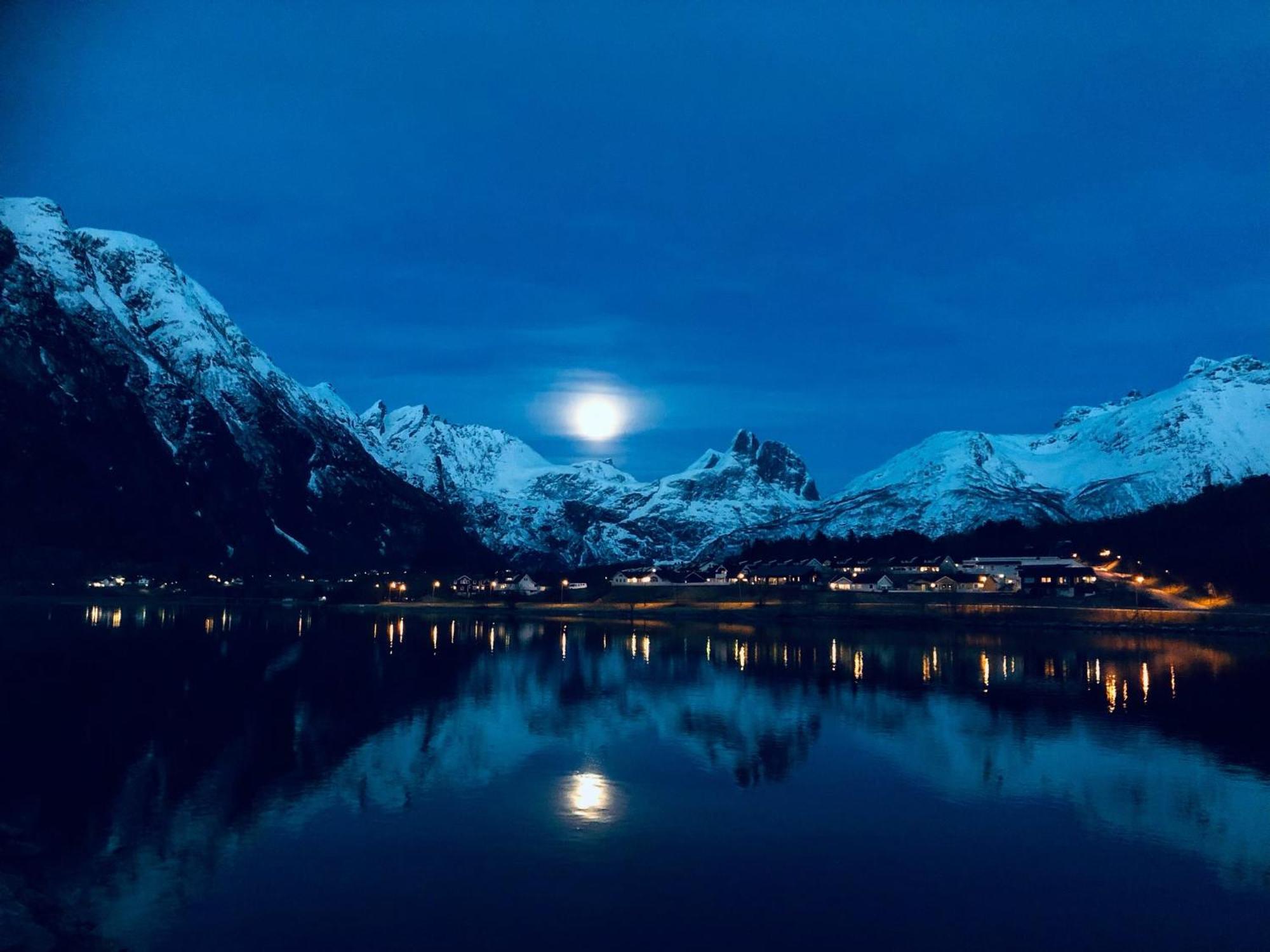I hjerte av Åndalsnes sentrum Eksteriør bilde