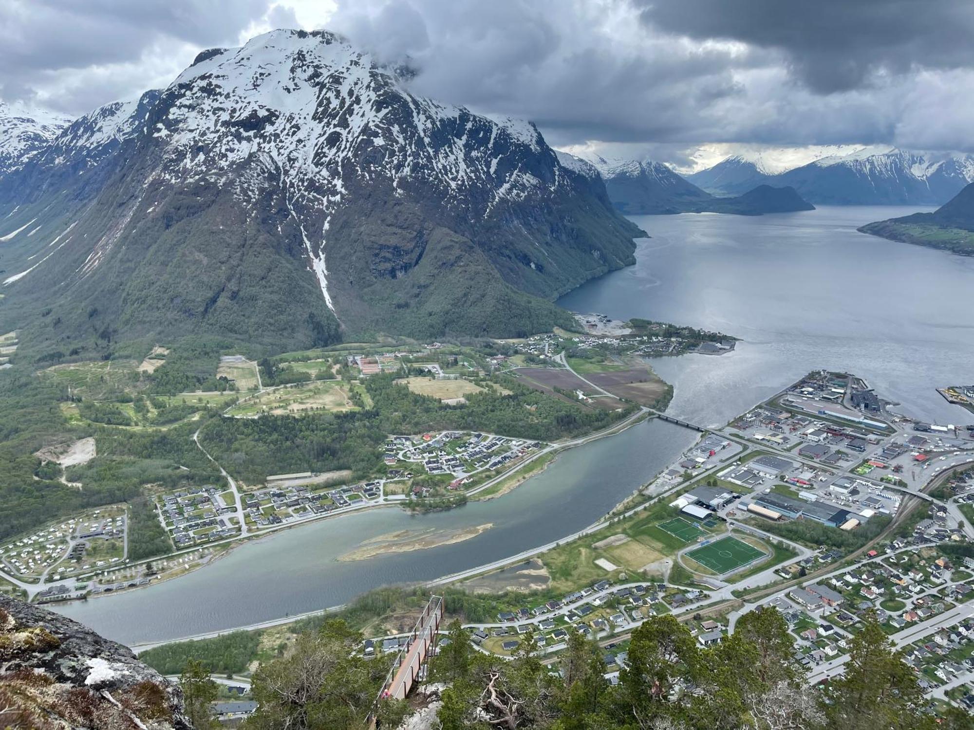 I hjerte av Åndalsnes sentrum Eksteriør bilde